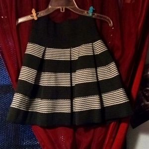 Women’s Petit Gateau Elastic Black & White Skirt Size L
